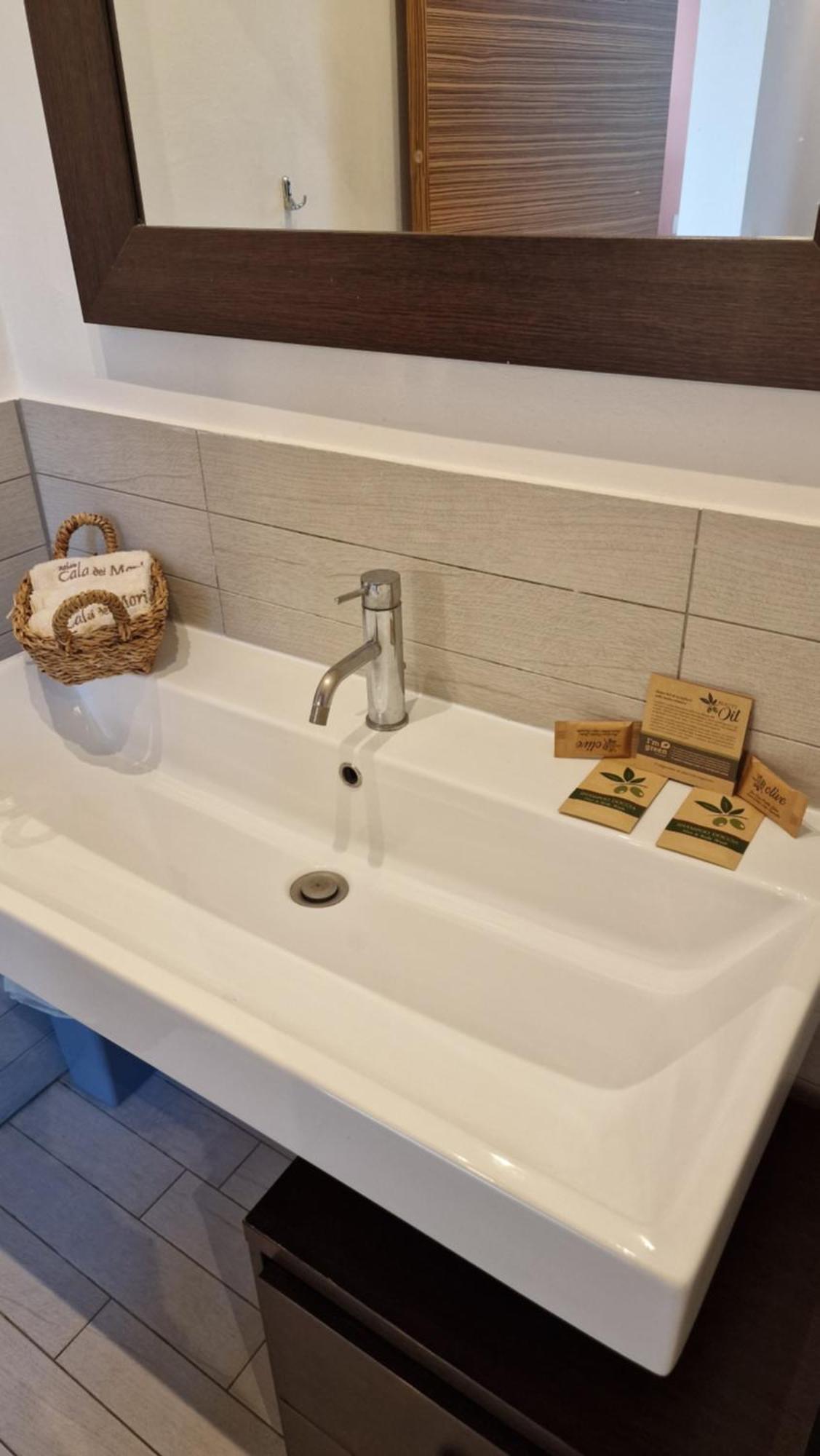 Aparthotel Cala Dei Mori Livorno Zewnętrze zdjęcie