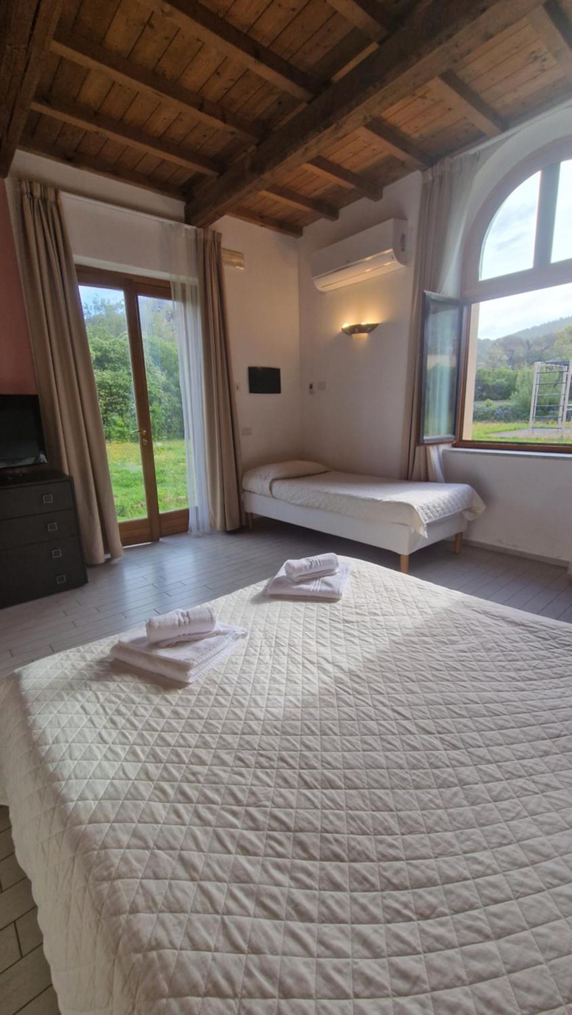 Aparthotel Cala Dei Mori Livorno Zewnętrze zdjęcie
