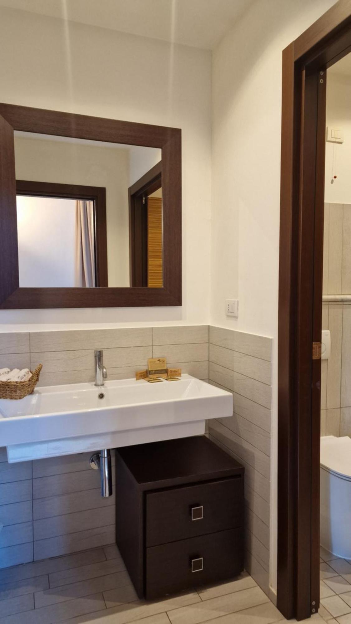 Aparthotel Cala Dei Mori Livorno Zewnętrze zdjęcie