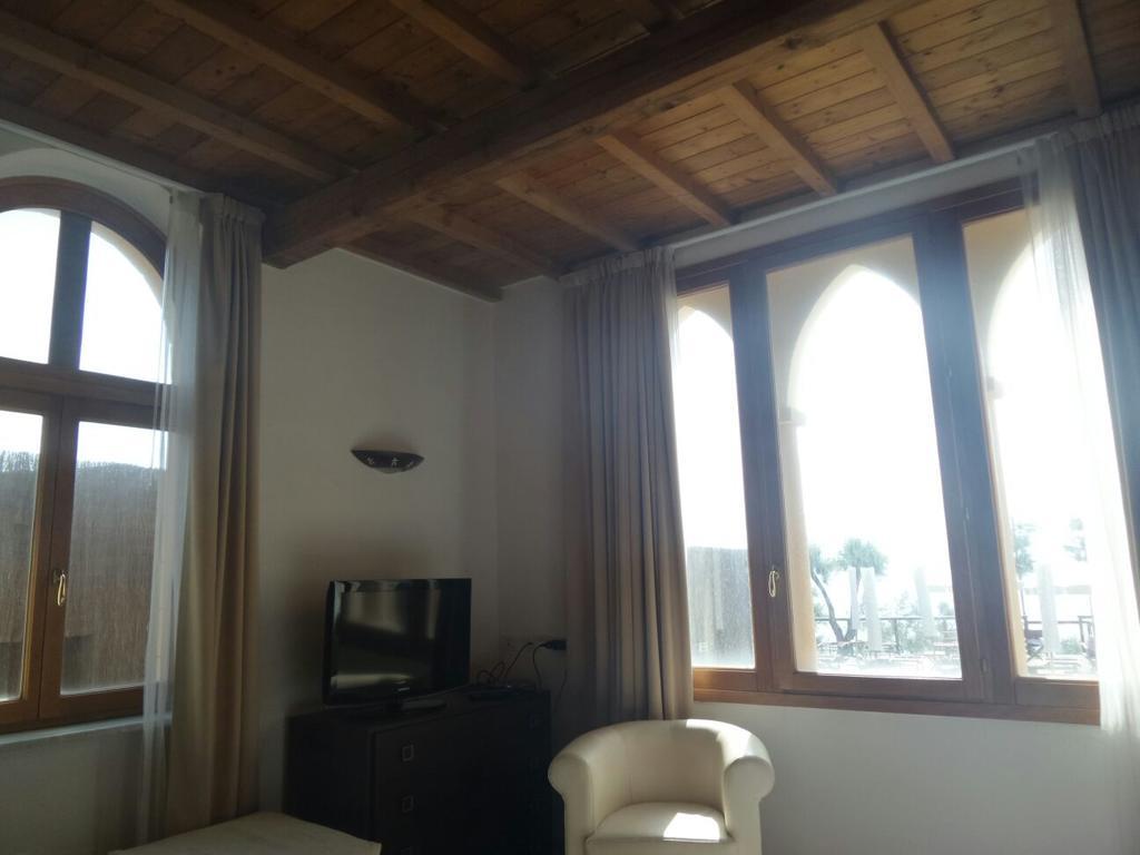 Aparthotel Cala Dei Mori Livorno Zewnętrze zdjęcie